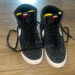 Black Nike high-tops size 9.5